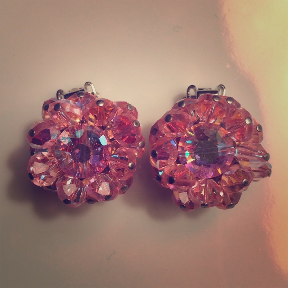 Vintage  glittery pink Hobe clip on earrings.